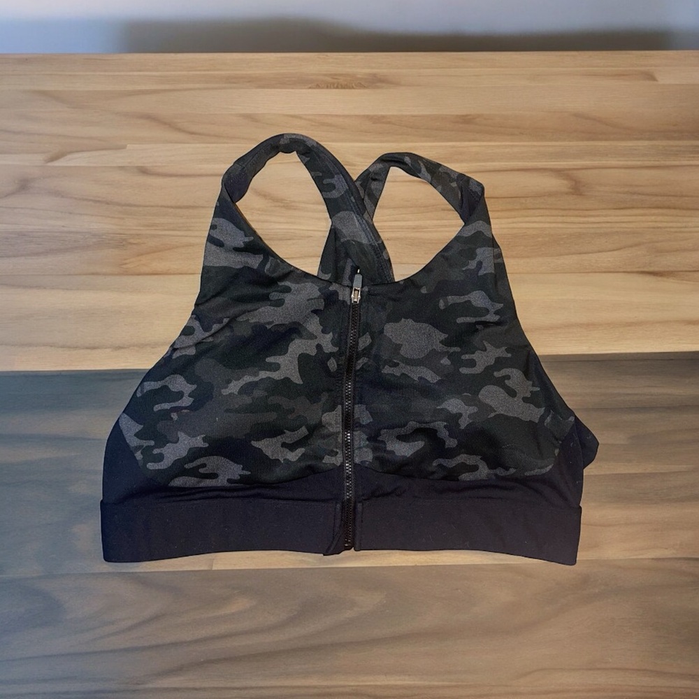 Fabletics Black & Gray Camo Zip-Front Sports Bra